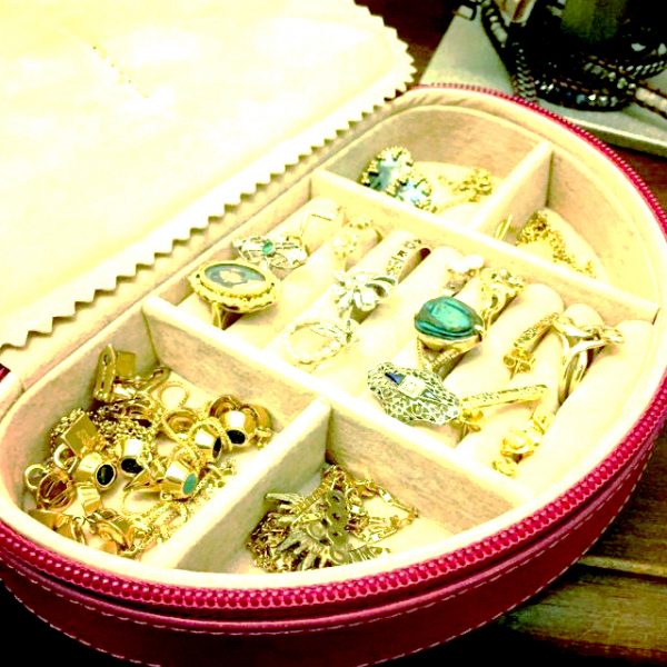 Guide for Jewelry Packing for Move How to Pack Jewelry for a Move